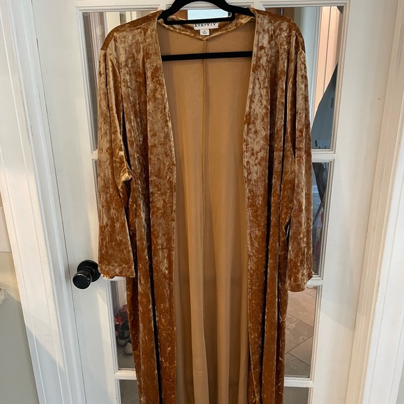 Ava & Viv Tops - Ava & Viv Gold Crushed Velvet Duster